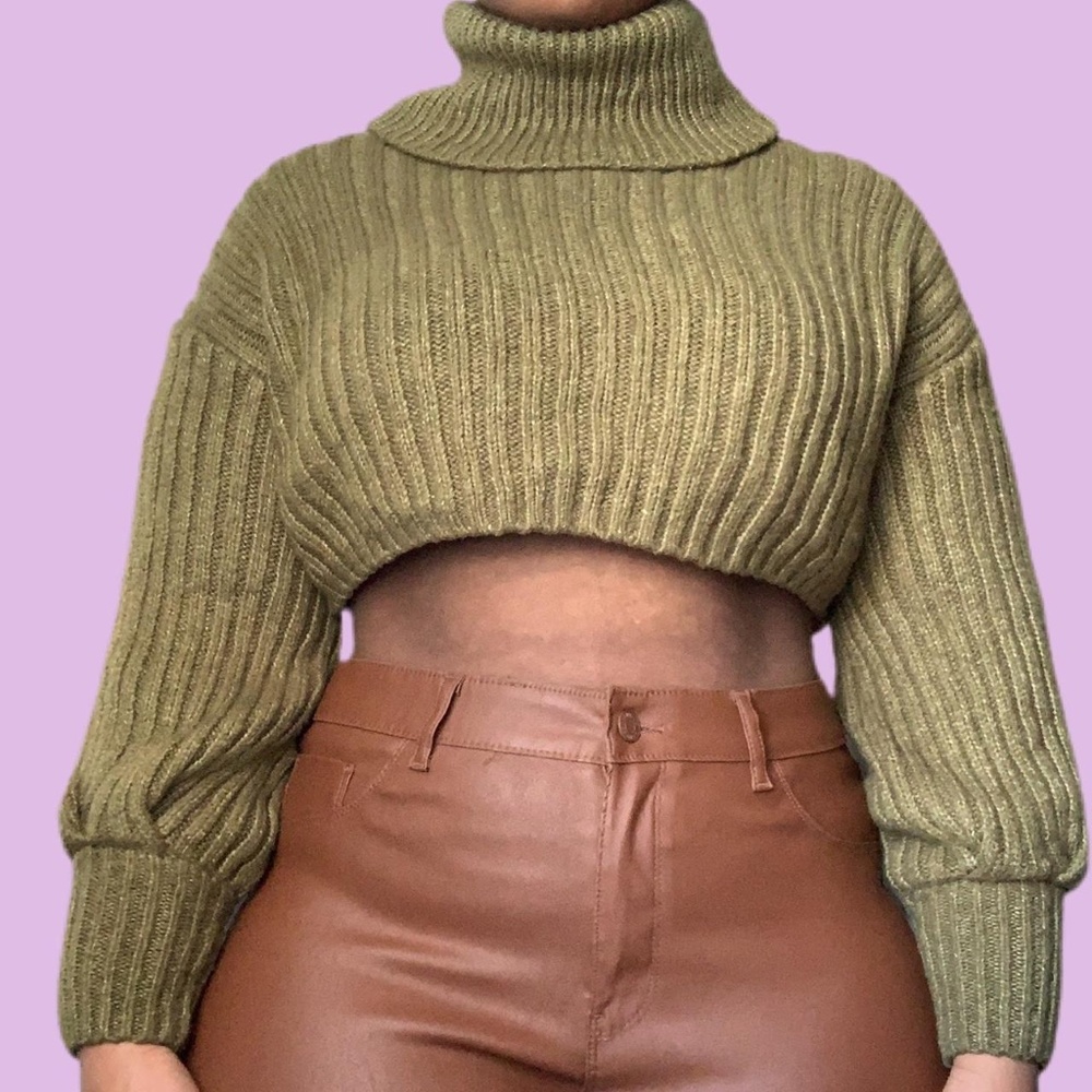Chunky Oversized Knitted Cropped Turtleneck Sweater